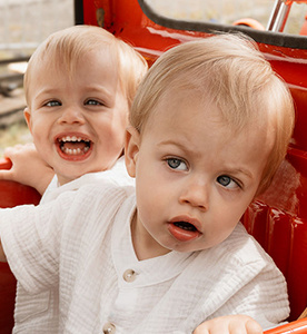 Theo et Noah Couturier Gendron (Jumeaux identiques)