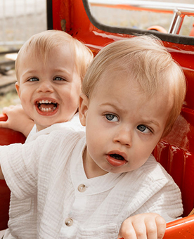 Theo et Noah Couturier Gendron (Jumeaux identiques)